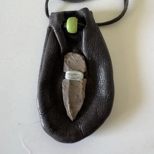 Indianer Leder Medizin Tasche mit Pfeilspitze & Perlenfell Beutel 3" - Bild 1 von 3