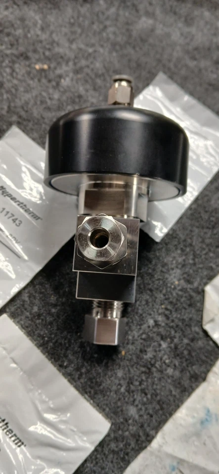 Válvula de purga Hypertherm Associates Foto 1 de 4