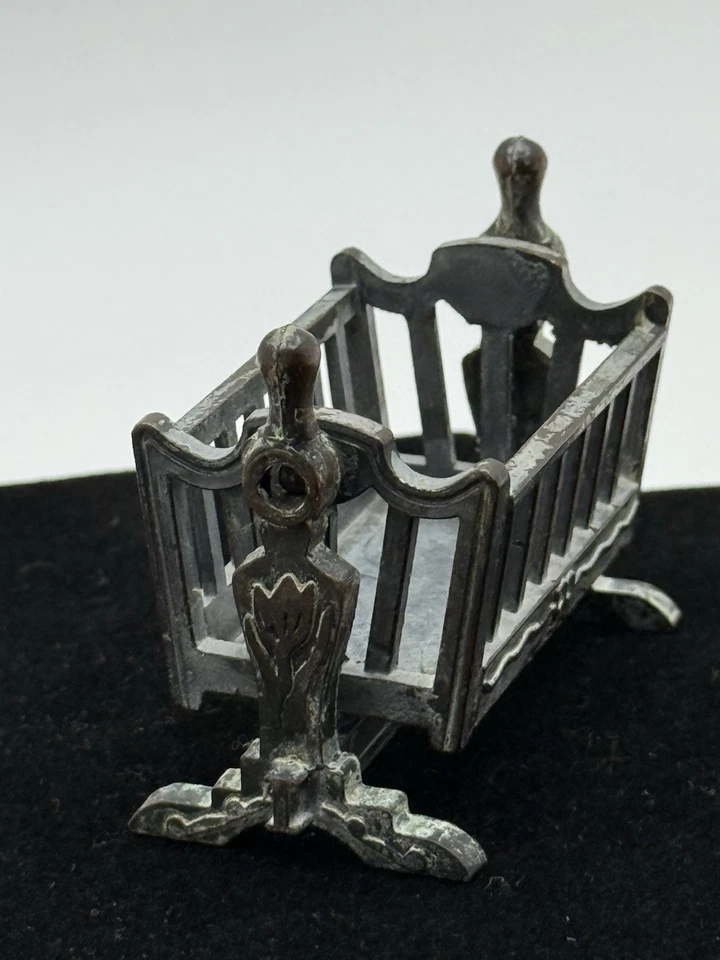 Muebles miniatura vintage para casa de muñecas de metal fundido a presión Durham años 70 Foto 1 de 4