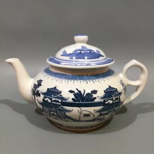Oriental Porcelain Blue & White Tea Pot - Picture 1 of 9