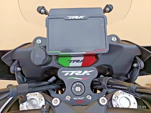 NEW KIT 3pz Cornice Piastra Targ Display TFT TRK 702 702 X Accessori Benelli - Bild 1 von 13