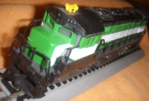AHM 5015 HO Scale Burlington Northern Alco Century 424 Diesel Locomotive #853 - Picture 1 of 3