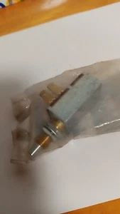 International Navistar Switch 446965001 - Picture 1 of 2