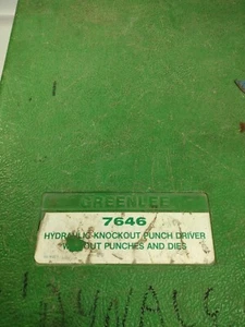 Greenlee 7646 Hydraulischer Ausklopf-Stanzschrauber mit Stanzen & Matrizen 767 Pumpe (E) - Bild 1 von 6