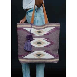 BOLSO DE MANO PANACHE TEJIDO LAVANDA Y CREMA AZTECA-376 TOTALMENTE NUEVO PRIMAVERA/VERANO 24 - Imagen 1 de 5