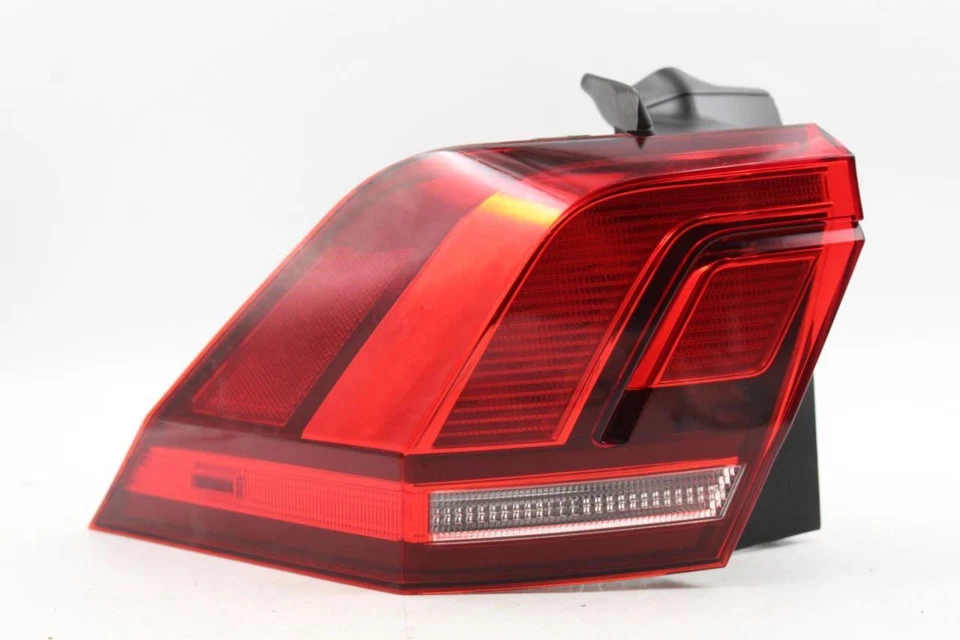 Left Driver Tail Light Quarter Mounted Fits 2018-23 VOLKSWAGEN TIGUAN OEM #33961 - Image 1 of 4