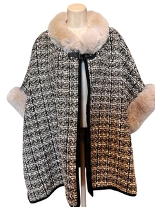 Vince Camuto Cape Shawl Poncho One Size Tweed Faux Fur Trim Winter Wrap - Picture 1 of 10