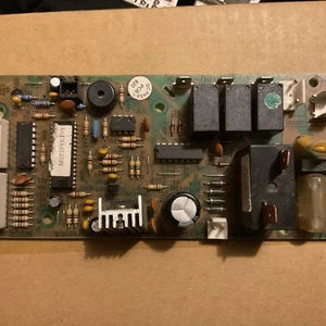 Placa PCB de control/relé de aire acondicionado GE AEW08LNH1 30132018 M211F1KJ - Imagen 1 de 2