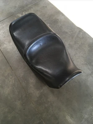 1991-95 BMW K1100LT SEAT SEE PHOTOS - Image 1 of 4