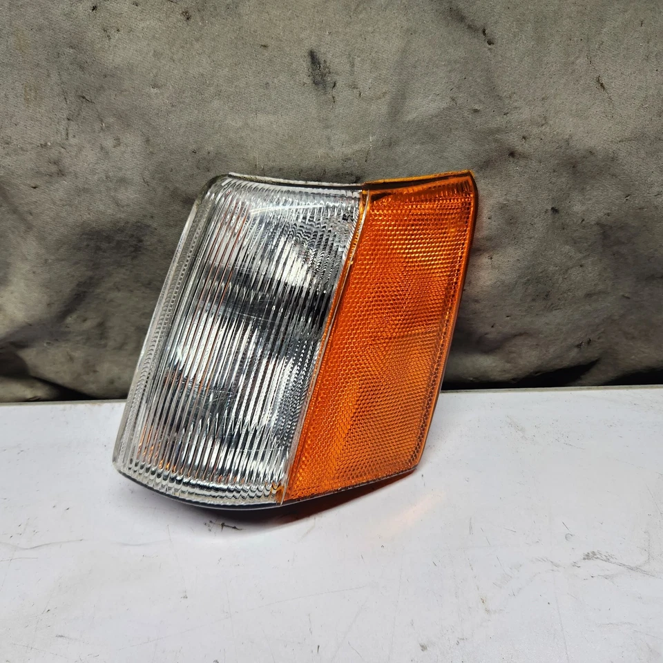 Lámpara de luz de señalización lateral izquierda delantera izquierda Jeep Grand Cherokee ZJ 93-98  Foto 1 de 3