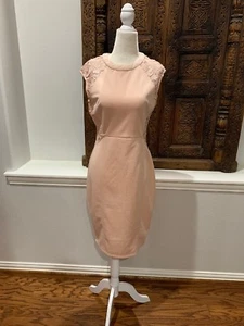 do & be Kleid Blush Rosa Ärmellos Spitze Sexy Cut Out Größe Large - Bild 1 von 9