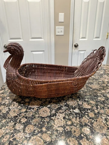 Vintage Thanksgiving Turkey Wicker Bread Baskets Serving Bowl Cover