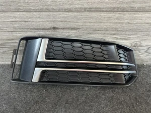 Rejilla radiador inferior derecha AUDI A4 B9 S-Line 8W0807682F - Imagen 1 de 4