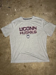UCONN Huskies Champion TShirt - Picture 1 of 4