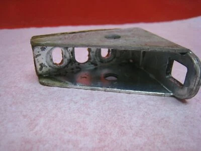 BISAGRA INFERIOR REFRIGERADOR MAGIC CHEF ORIGINAL USADO DE FÁBRICA 69516-4 Foto 1 de 4