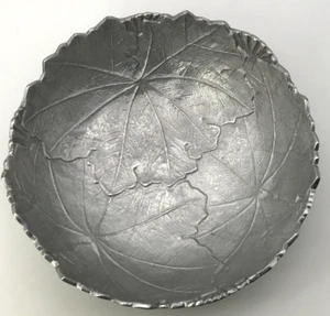 Martha Stewart Collection Park Leaves Large 12" Aluminum Family Party Salad Bowl - Picture 1 of 10
