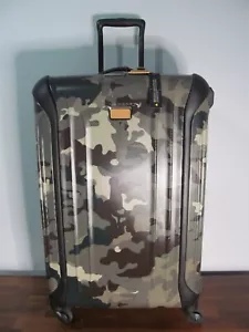 Estuche de transporte TUMI International camuflaje 22", bloqueo TSA lateral rígido, nuevo con etiquetas - Imagen 1 de 16