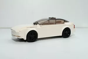 Coche Eléctrico Modelo 3 Personalizado Blanco Construido y Compatible con Ladrillos LEGO® Reales - Imagen 1 de 3