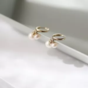 18K Gold Plated 4&8mm Button Freshwater Pearls Earrings - Picture 1 of 4