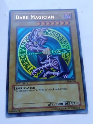 Yu-Gi-Oh! 1st Edition 2002 Dark Magician SDY-006 Asian English  - Image 1 of 4