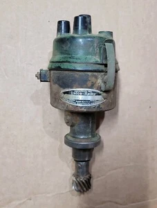 John Deere 620, 630, 720, 730 Delco Remy Distributor Model 1112576 - Picture 1 of 6
