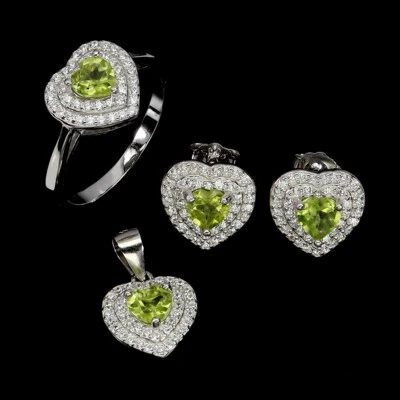 Valentine 925 Argento Sterling Set Cuore Peridoto 5mm Gemma Gioielli Misura 7 - Immagine 1 di 4
