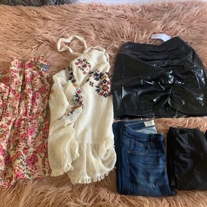 Five Piece Ladies Clothes Bundle Size 6 - Picture 1 of 6