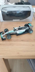 Minichamps 1/18 Mercedes AMG Petronas Team W05 Lewis Hamilton WC 2015 F1 Car - Picture 1 of 4