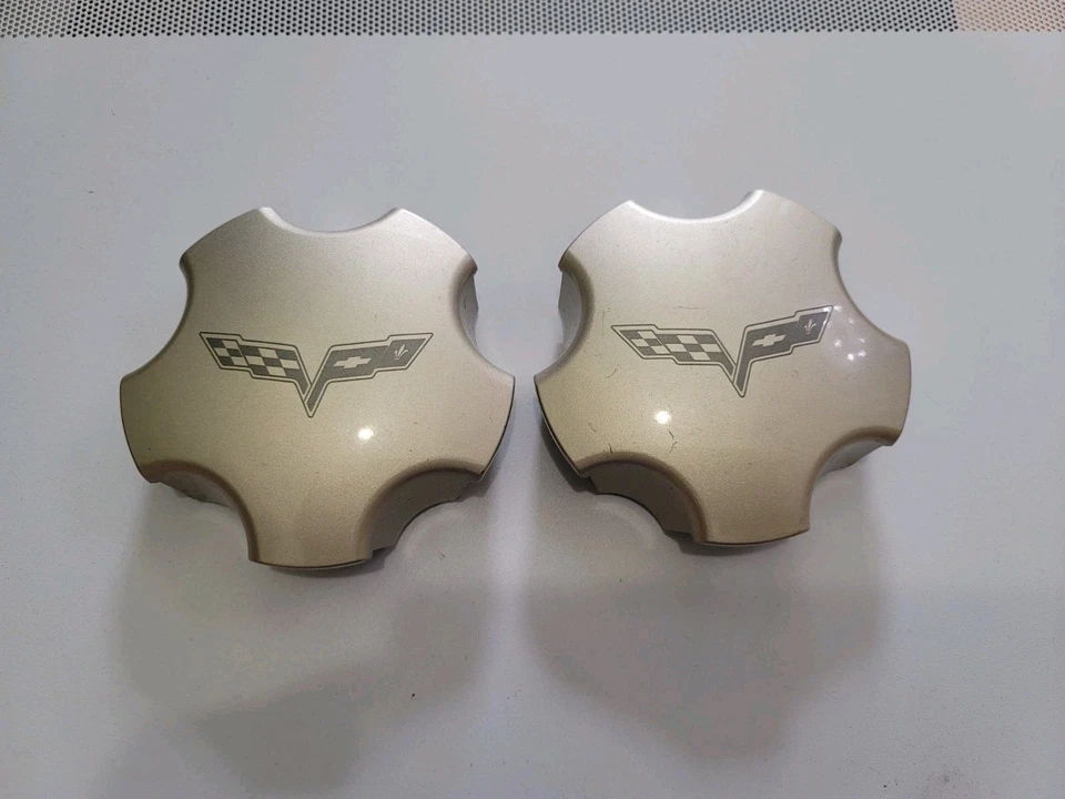 2005 2006 2007 CHEVROLET CORVETTE Center Cap TAN OEM 9L4 - Image 1 of 4
