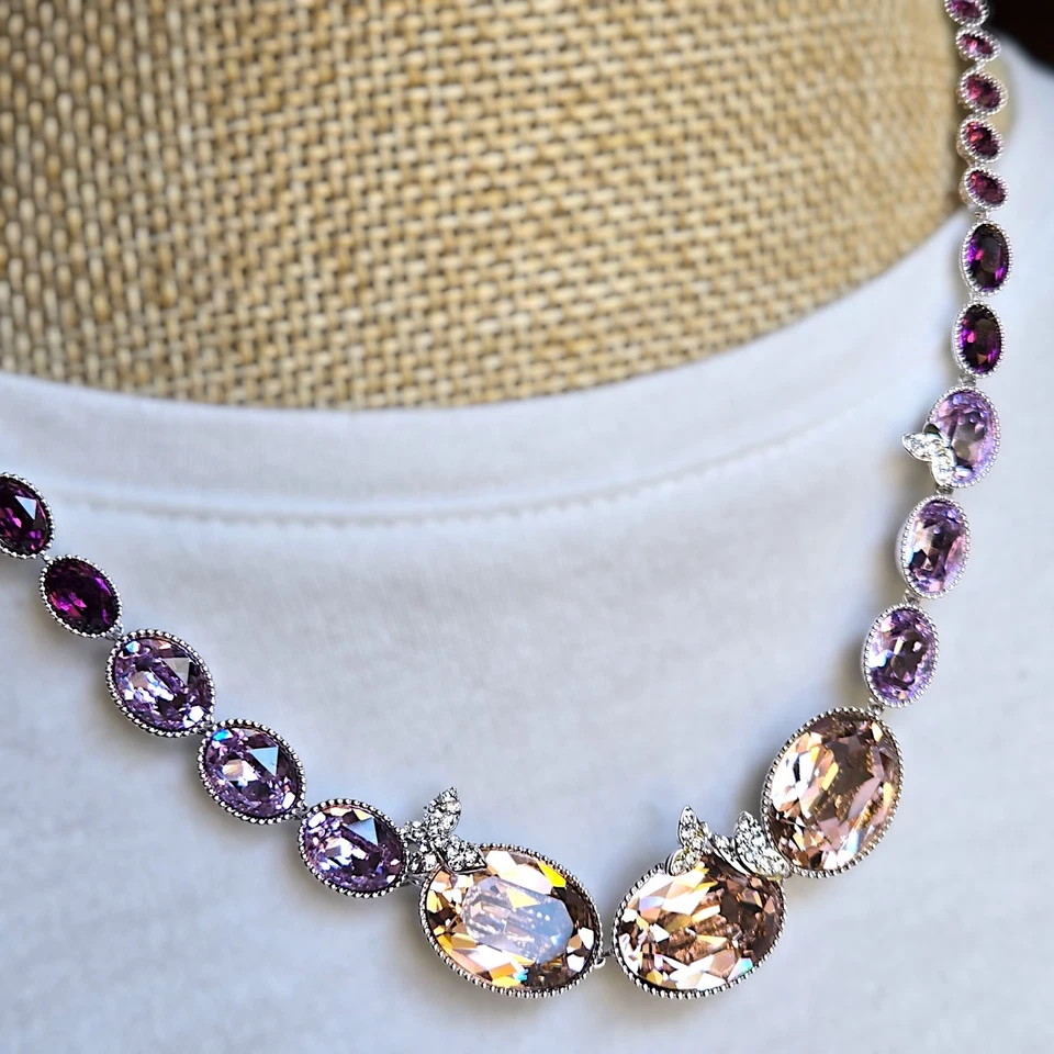 Colar borboleta cristal roxo e rosa tom prata Cinderela Disney Swarovski - Imagem 1 de 1