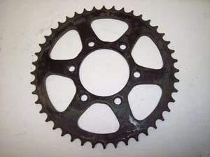 82 83 YAMAHA YZ80J YZ80 YZ 80 J 100 MX REAR TIRE WHEEL DRIVE CHAIN 44T SPROCKET - Foto 1 di 1