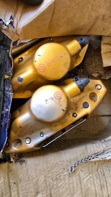 Pinzas de freno traseras Brembo 2 pot doradas para: Subaru Impreza GDB GGB WRX STI 01-07 Foto 1 de 2