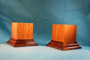 1,75x1,75x2,5 handgefertigter Holzsockel für Figuren/Miniaturen - massives Bubingawood - Bild 1 von 4