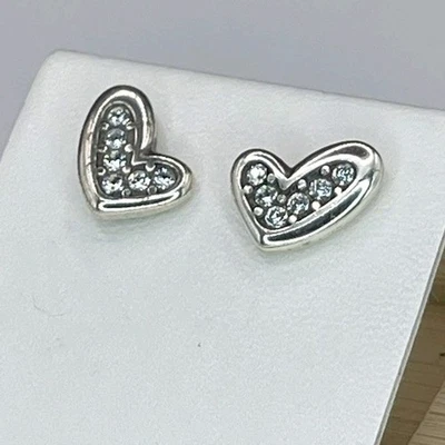 Pendientes Brighton Artiste Tono Plata Corazón Cristal Mini Post Caprichosos Foto 1 de 4