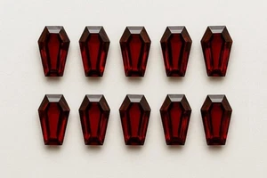 Piedra preciosa cortada ataúd de cuarzo granate para diseños de joyas artísticas modernas de rojo intenso - Imagen 1 de 9