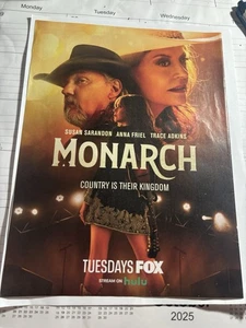 MONARCH TV SHOW POSTER/ANNUNCIO 2017 ANNA FRIEL TRACE ADKINS SUSAN SARANDON - Foto 1 di 6