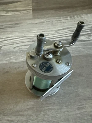Carrete de baitcasting Ocean City vintage carrete negro "interestatal" Foto 1 de 4