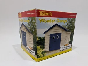 HORNBY SKALEDALE R8552 1:76/OO SCALE WOODEN GARAGE - SHED - MINT BOXED - Foto 1 di 6