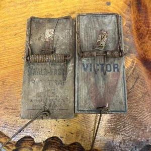 Vintage Lot (2) Rat Traps, Hold Fast, And Victor - Picture 1 of 3