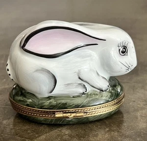 Limoges France Chart EXCLUSIF BUNNY RABBIT LARGE TRINKET BOX - Picture 1 of 10