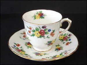 Vintage Toskanische Demitasse Tasse Untertasse Set - English Bone China - Floral Goldrand - Bild 1 von 6