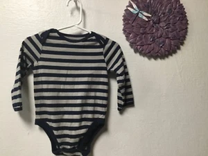 Camisa Old Navy Bebé Niño Una Pieza Entrepierna a Presión Talla 6 a 12 Meses Azul Gris 166 - Imagen 1 de 3