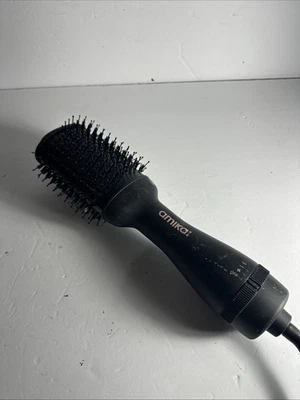 Cepillo secador de pelo Amika precio de venta sugerido por el fabricante $100 Foto 1 de 2