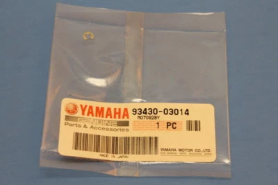 NOS YAMAHA RD200 AS2 AT1 AT2 AT3 CT2 CT3 E-TYPE CIRCLIP PART# 93430-03014-00 - Image 1 of 4