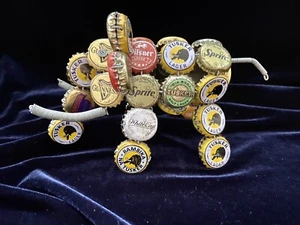Figura de colección arte popular reciclado tapa botella ELEFANTE castillo Fanta Sparletta - Imagen 1 de 7