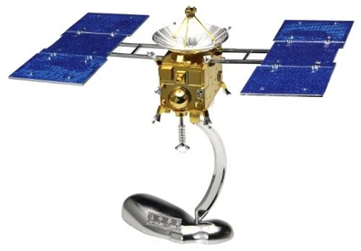 Spacecraft NoSP 1/32 Asteroid Explorer Hayabusa Muses-C SP Gold Plated Model kit - Image 1 of 4