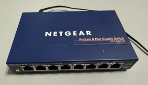 NETGEAR ProSafe 8-portowy przełącznik Gigabit Ethernet GS108 v3 z zasilaczem sieciowym - Zdjęcie 1 z 3