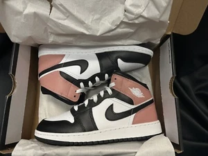 Air Jordan 1 Mid (GS) White/Black - Rust Pink.. 6.5 Youth - Bild 1 von 7