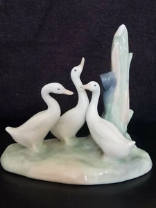 NAO by LLADRO THREE DUCKS GATHERED BY TREE STUMP,EXCELLENT CONDITION - Picture 1 of 5
