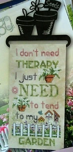 Garden Therapy - rivista modello punto croce - striscione recinzione uccelliera fiore - Foto 1 di 1